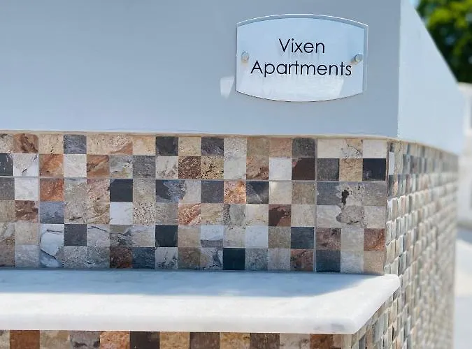Apartment Vixen *